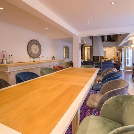 La Grange Aux Coqs Bed & Breakfast *